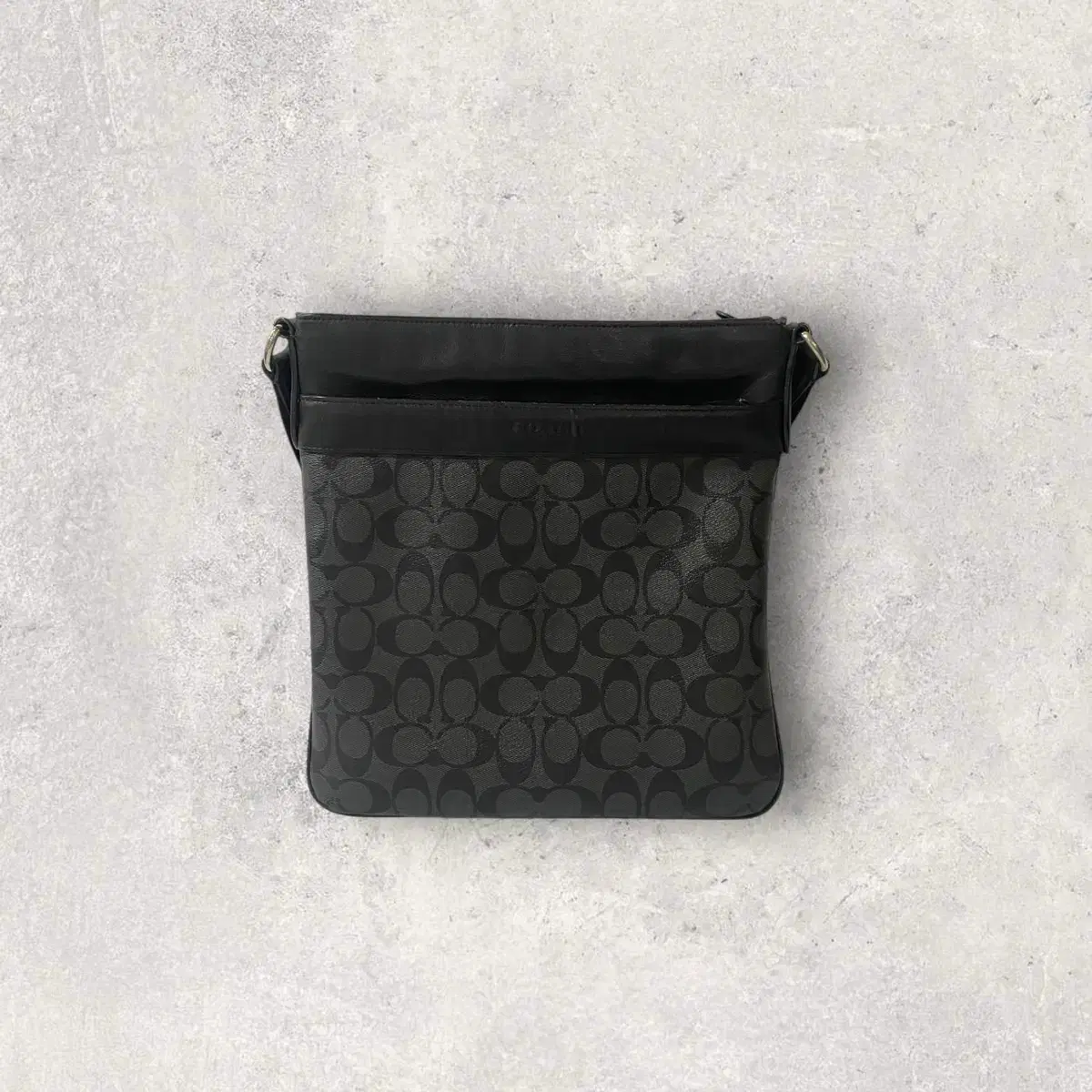 COACH ブラック メッセンジャーバッグ COACH コーチ ショルダーバッグ ローガン メッセンジャー
